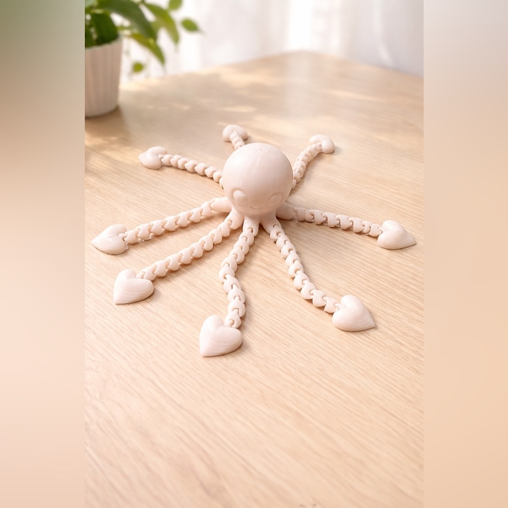3D-printed articulated octopus toy Heart-Legged Octopus Home Accent